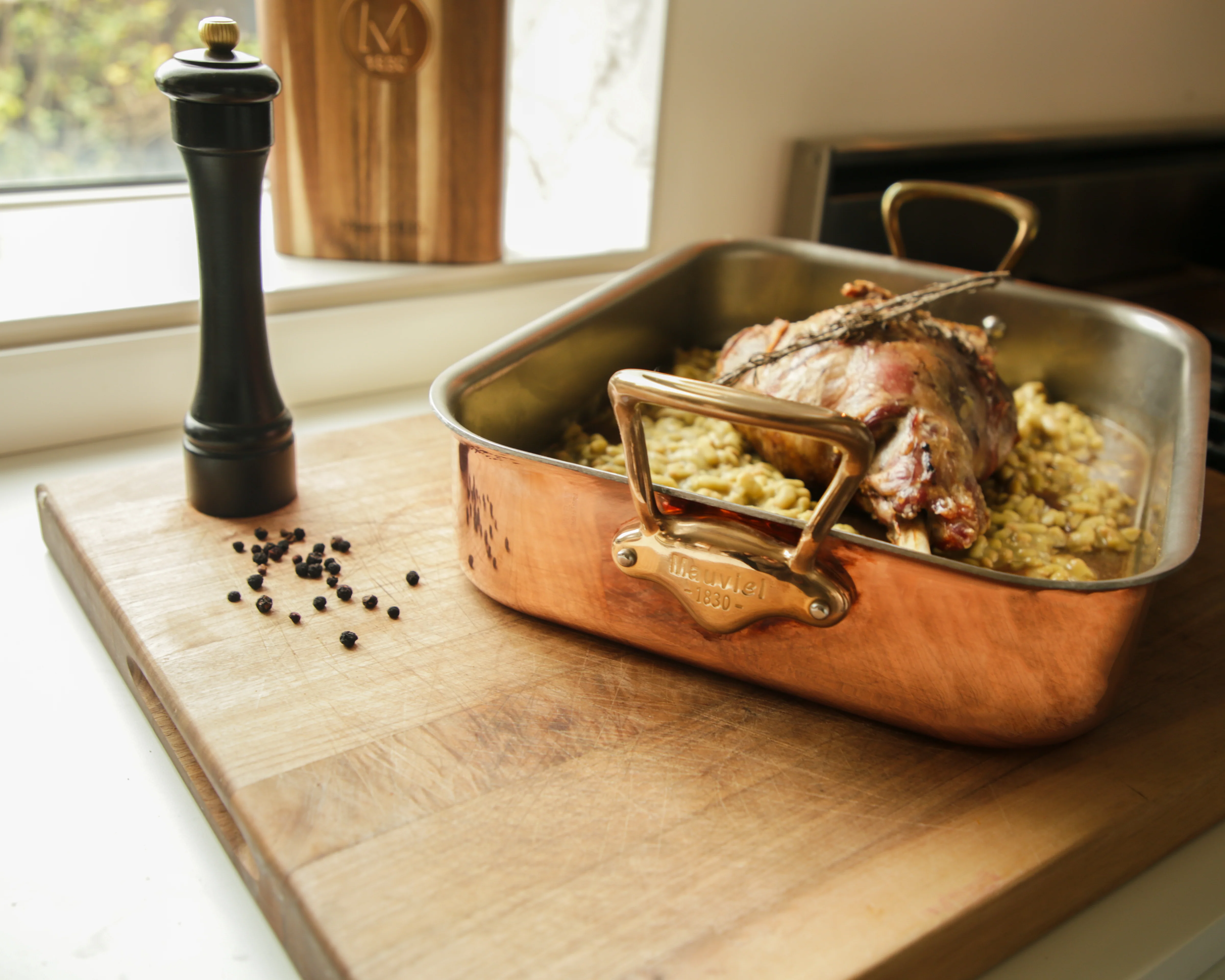 Mauviel Copper Roasting Pan With Rack, Brass Handles, 13.7 x 9.8-In - Image 4