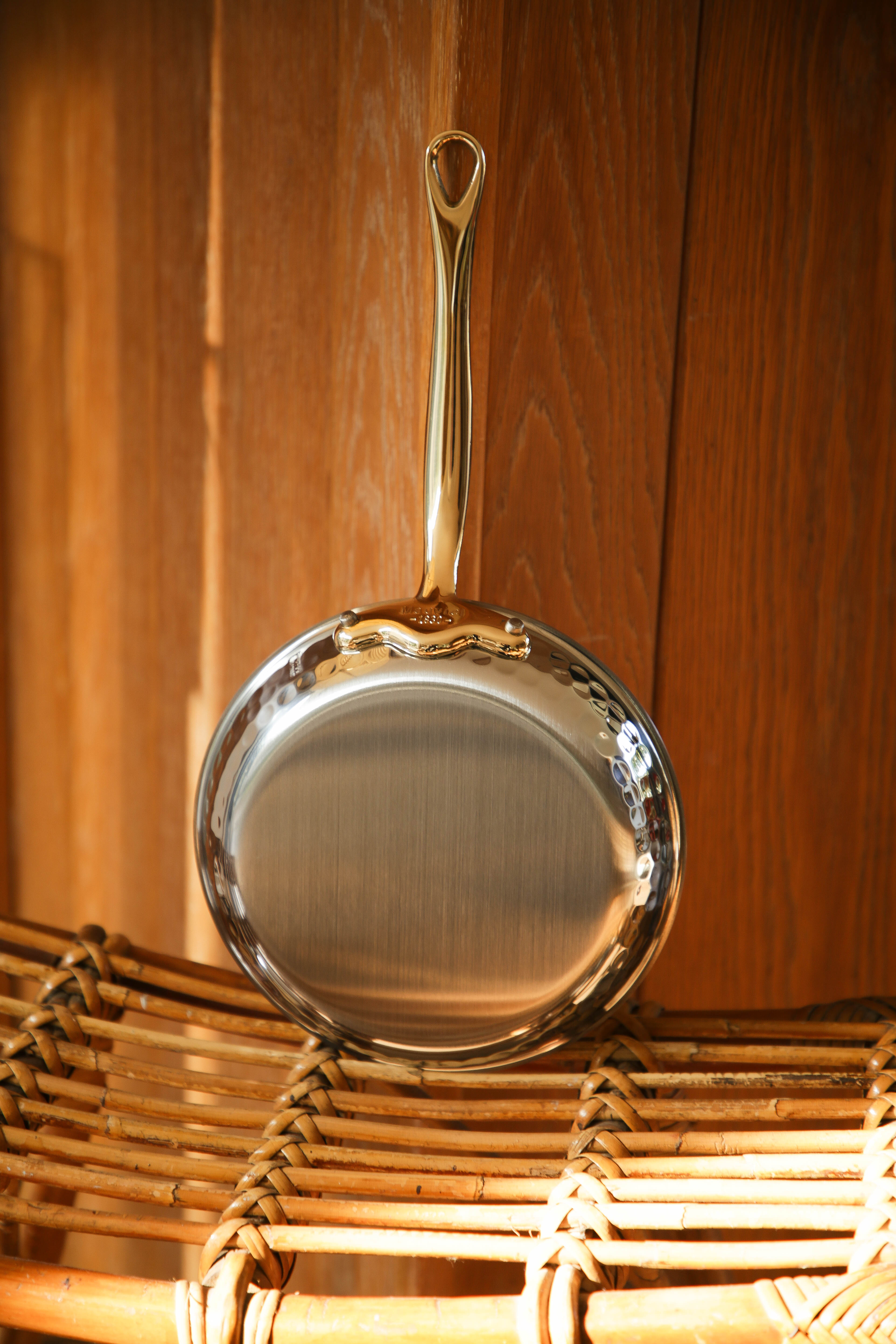 Mauviel M'ELITE B Hammered 5-Ply Frying Pan With Brass Handle - Image 3