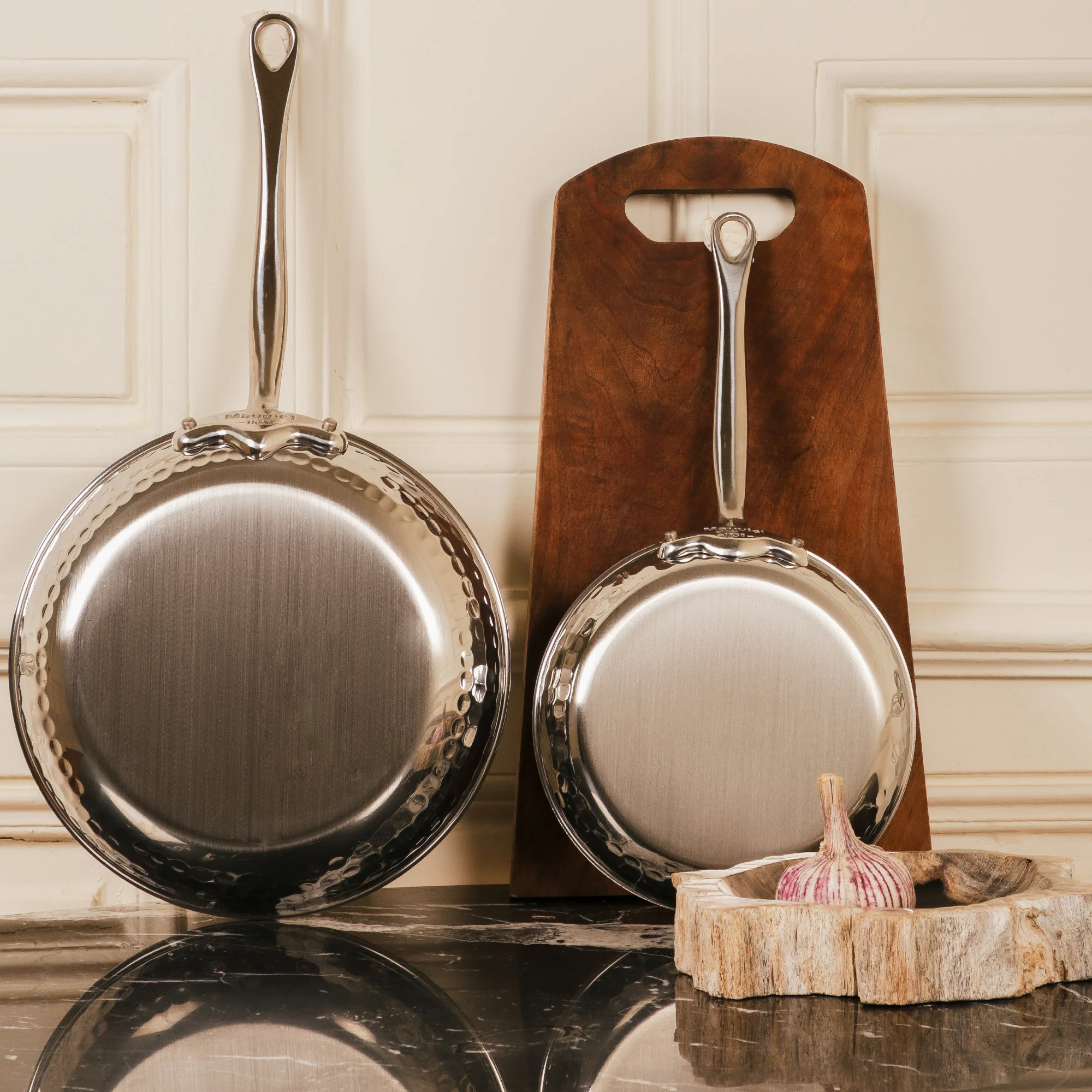 Mauviel M'ELITE Hammered 5-Ply 5-Piece Cookware Set With Cast Stainless Steel Handles And Curved Lid - Image 4