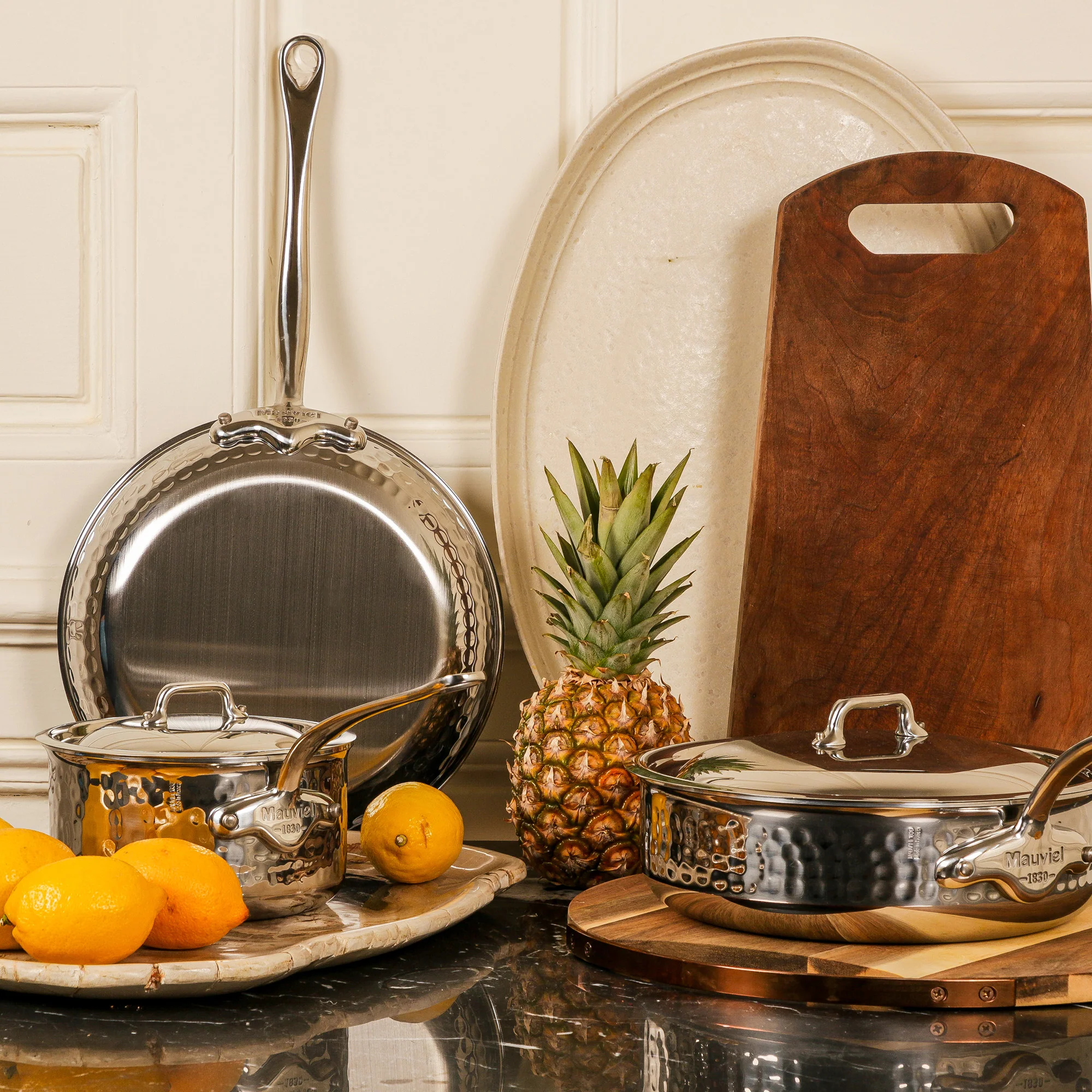 Mauviel M'ELITE Hammered 5-Ply Oval Pan, Cast Stainless Steel Handles, 13.7-Inch - Image 3
