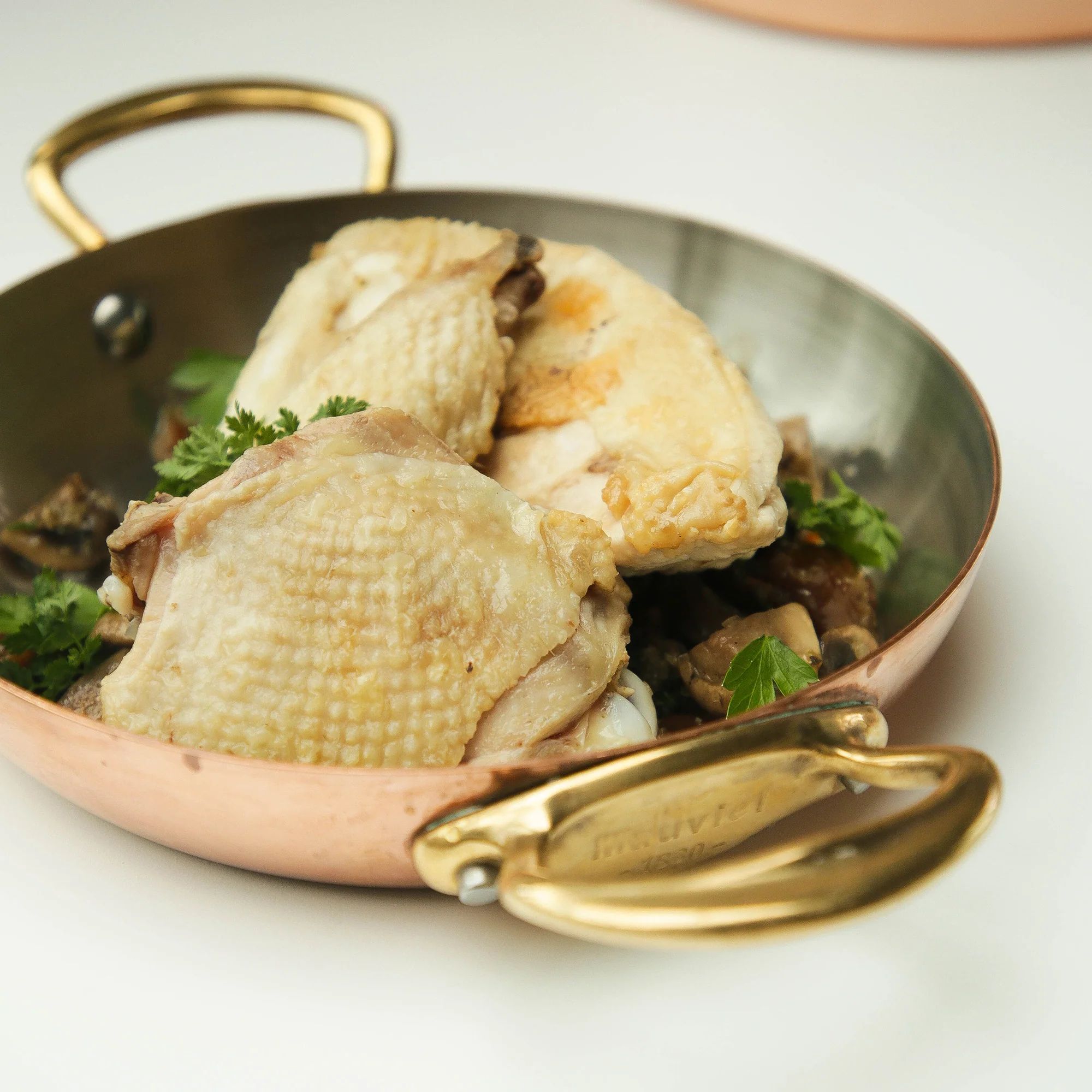 Mauviel M'Heritage M'150 B Copper Round Pan With Brass Handles - Image 5